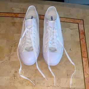 NWOT all-white chuck taylor all star low top